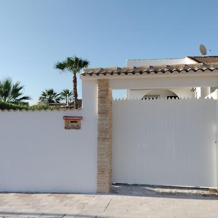 Acogedora Casa Con Piscina Villa Torrevieja Ngoại thất bức ảnh
