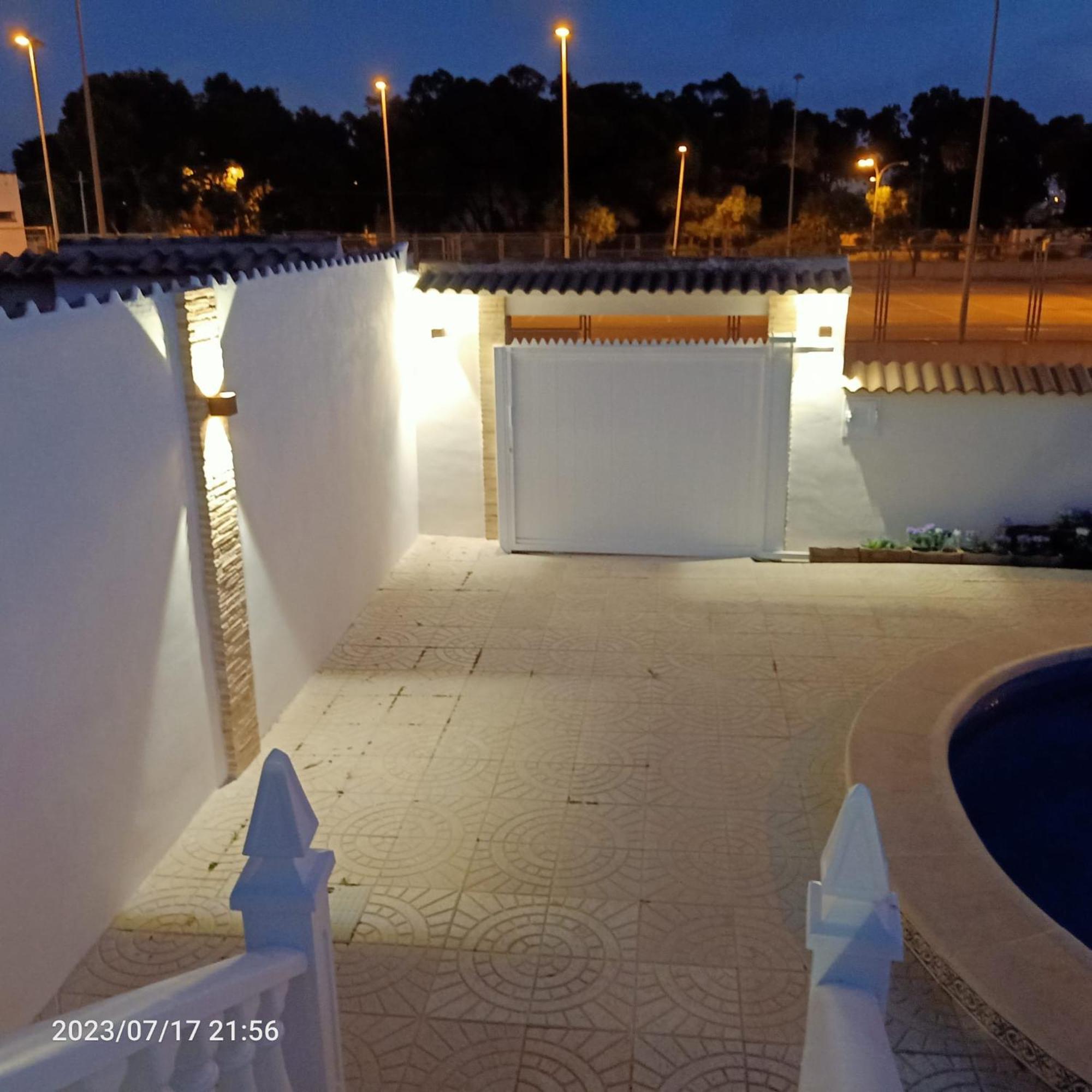 Acogedora Casa Con Piscina Villa Torrevieja Ngoại thất bức ảnh